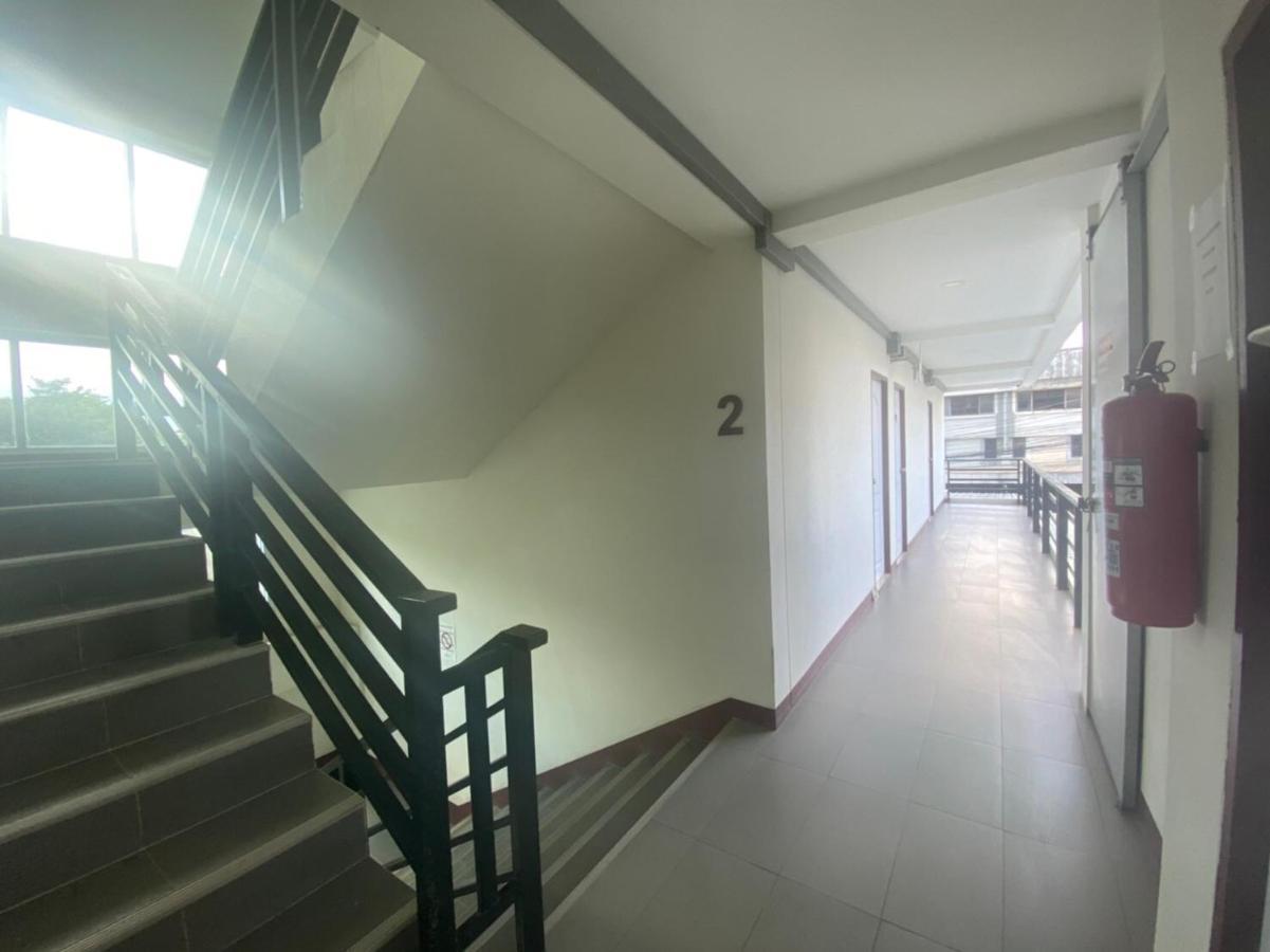 Oyo 1135 Triple A Residence Chiang Mai Luaran gambar
