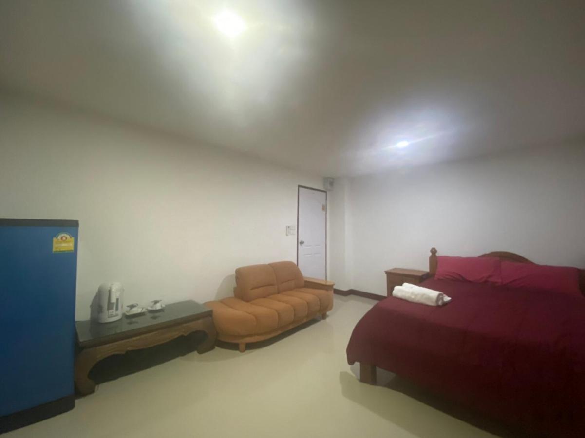 Oyo 1135 Triple A Residence Chiang Mai Luaran gambar